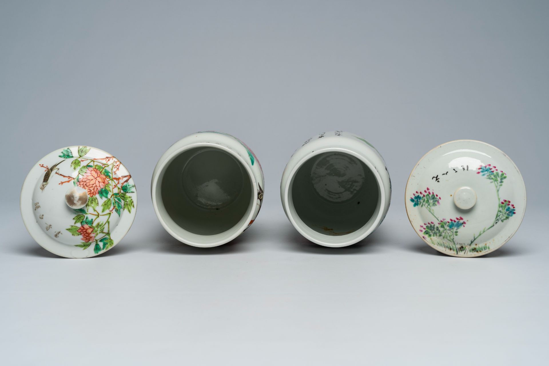 Two Chinese qianjiang cai jars and covers with birds among blossoming branches, 19th/20th C. - Image 6 of 8