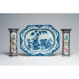 A large Chinese blue and white dish and two famille rose 'Mandarin' vases, Qianlong