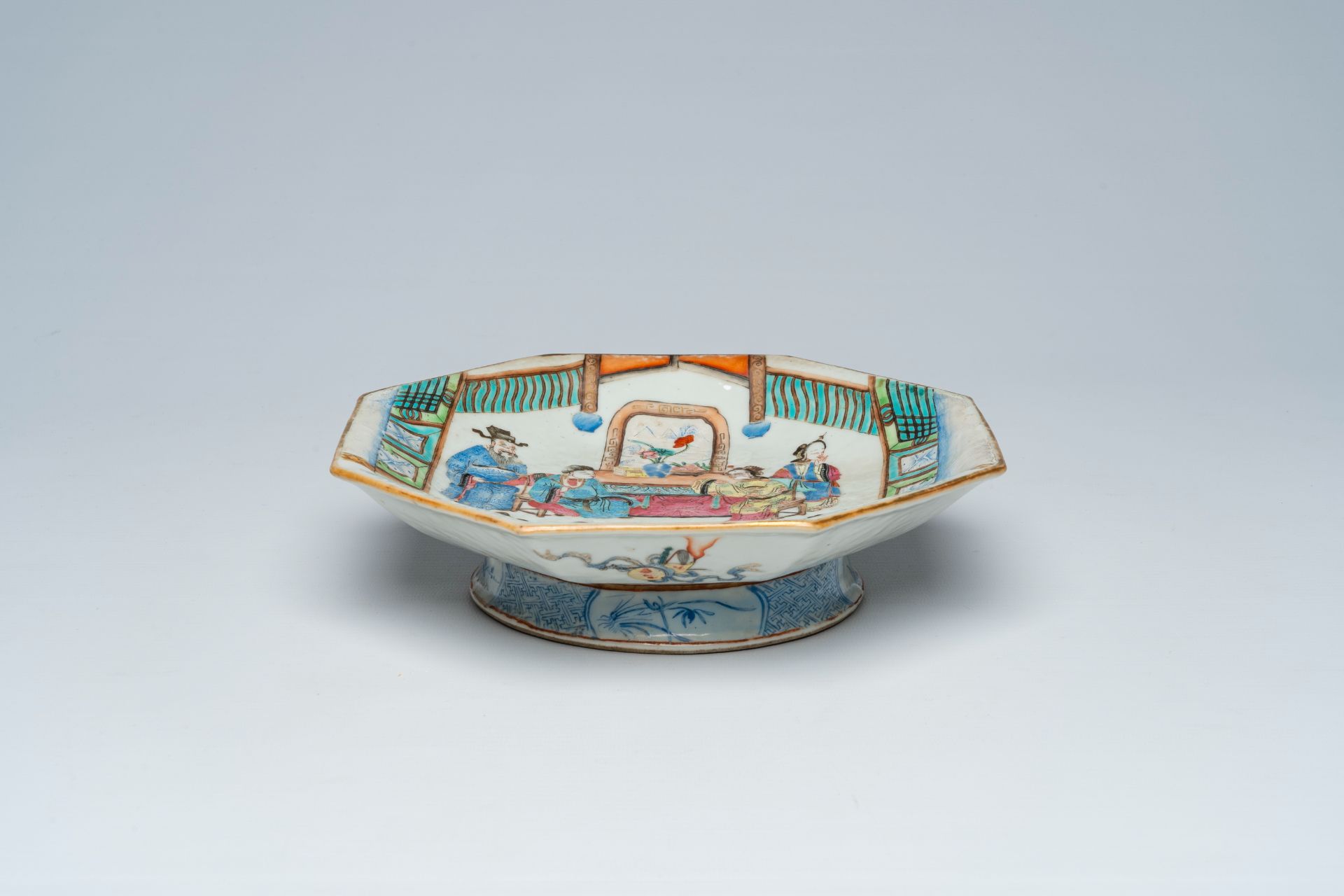 An octagonal Chinese famille rose bowl on foot with an animated palace scene, Tongzhi mark and of th - Image 3 of 3