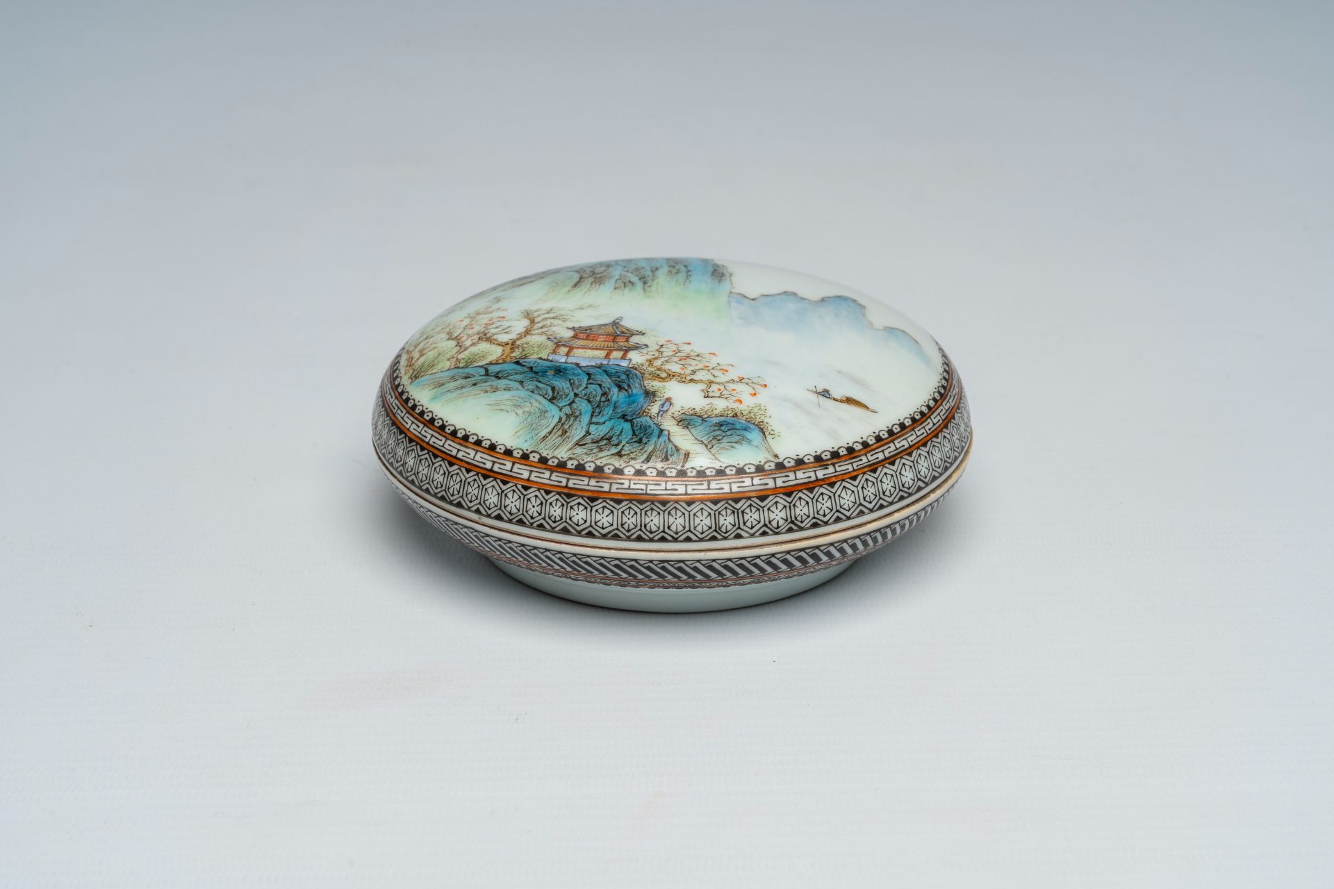 A Chinese 'mountainous landscape' box and cover, seal mark, 20th C.