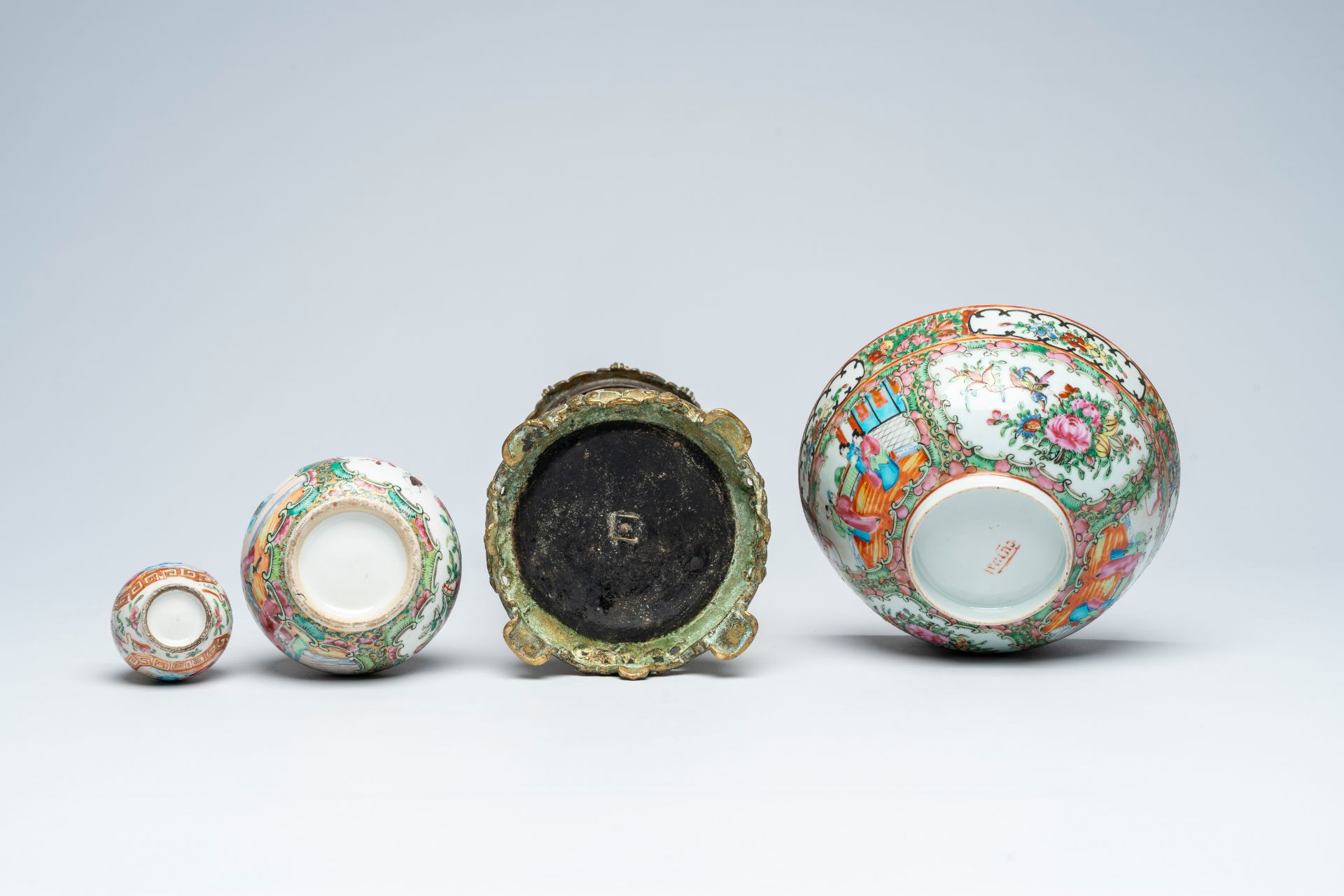 A varied collection of Chinese Canton famille rose porcelain, 19th/20th C. - Image 7 of 13