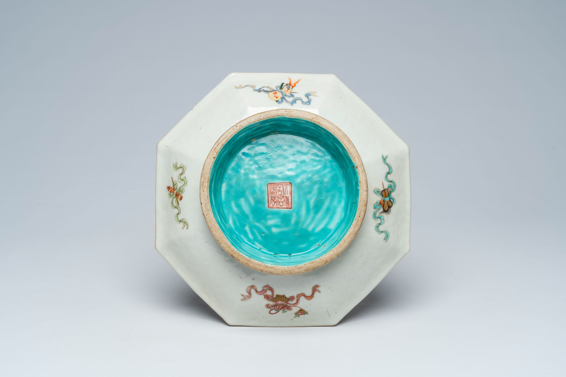 An octagonal Chinese famille rose bowl on foot with an animated palace scene, Tongzhi mark and of th - Image 2 of 3