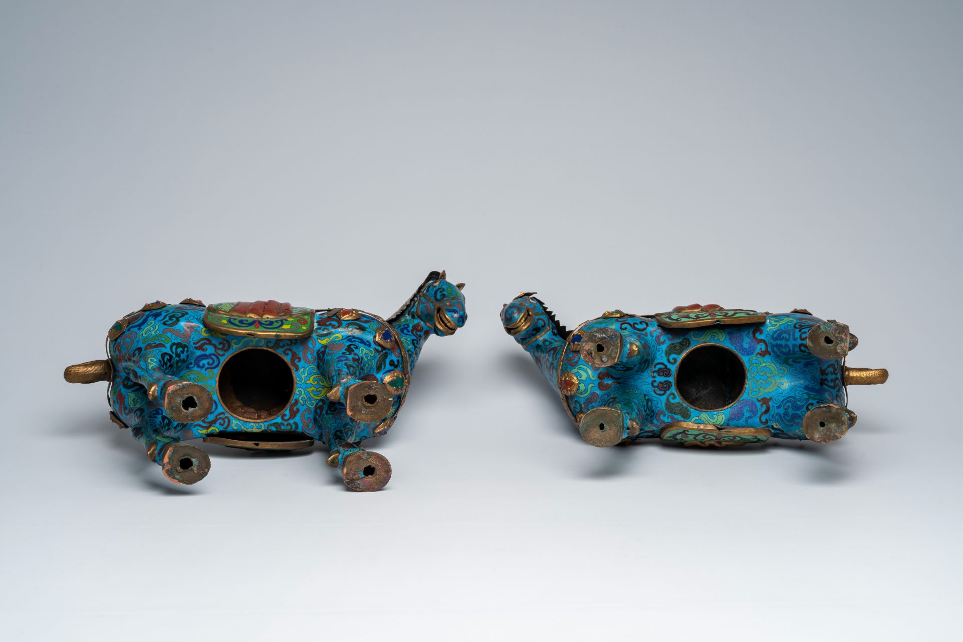 A pair of Chinese cloisonnÃ© horses, 20th C. - Image 6 of 6