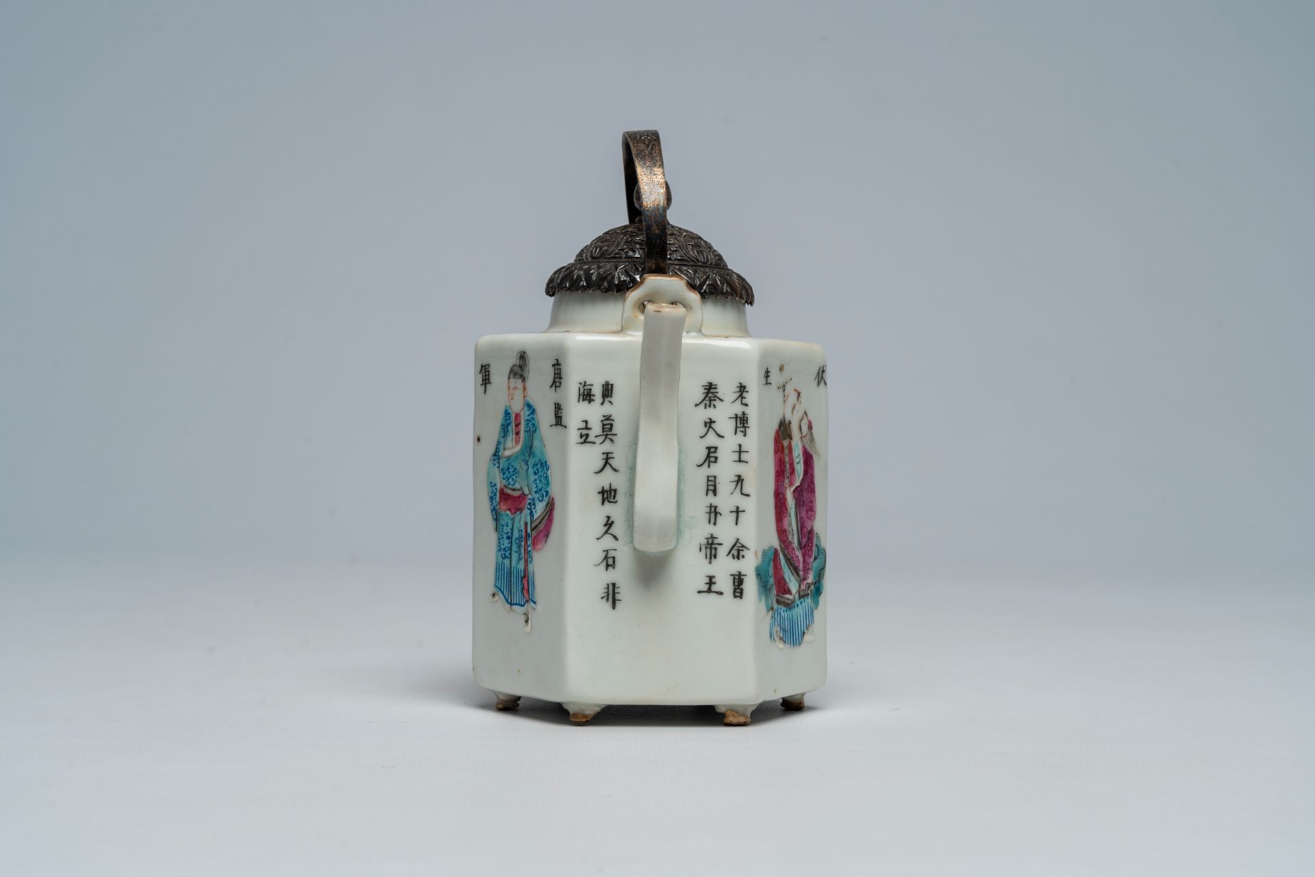 A Chinese famille rose silver mounted 'Wu Shuang Pu' teapot, 19th/20th C. - Image 5 of 7