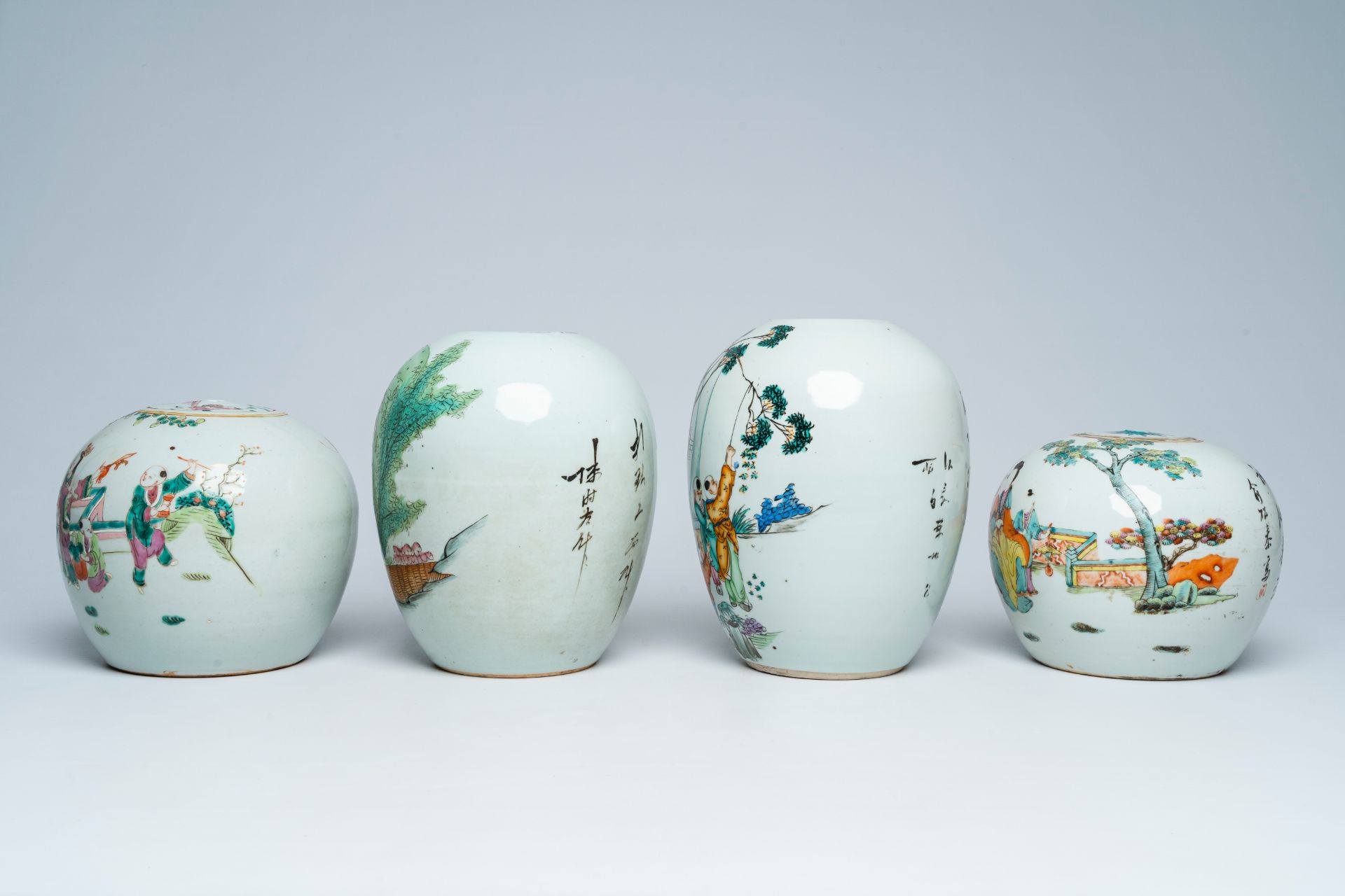 Four Chinese qianjiang cai and famille rose ginger jars with figures in a landscape, 19th/20th C. - Image 3 of 9