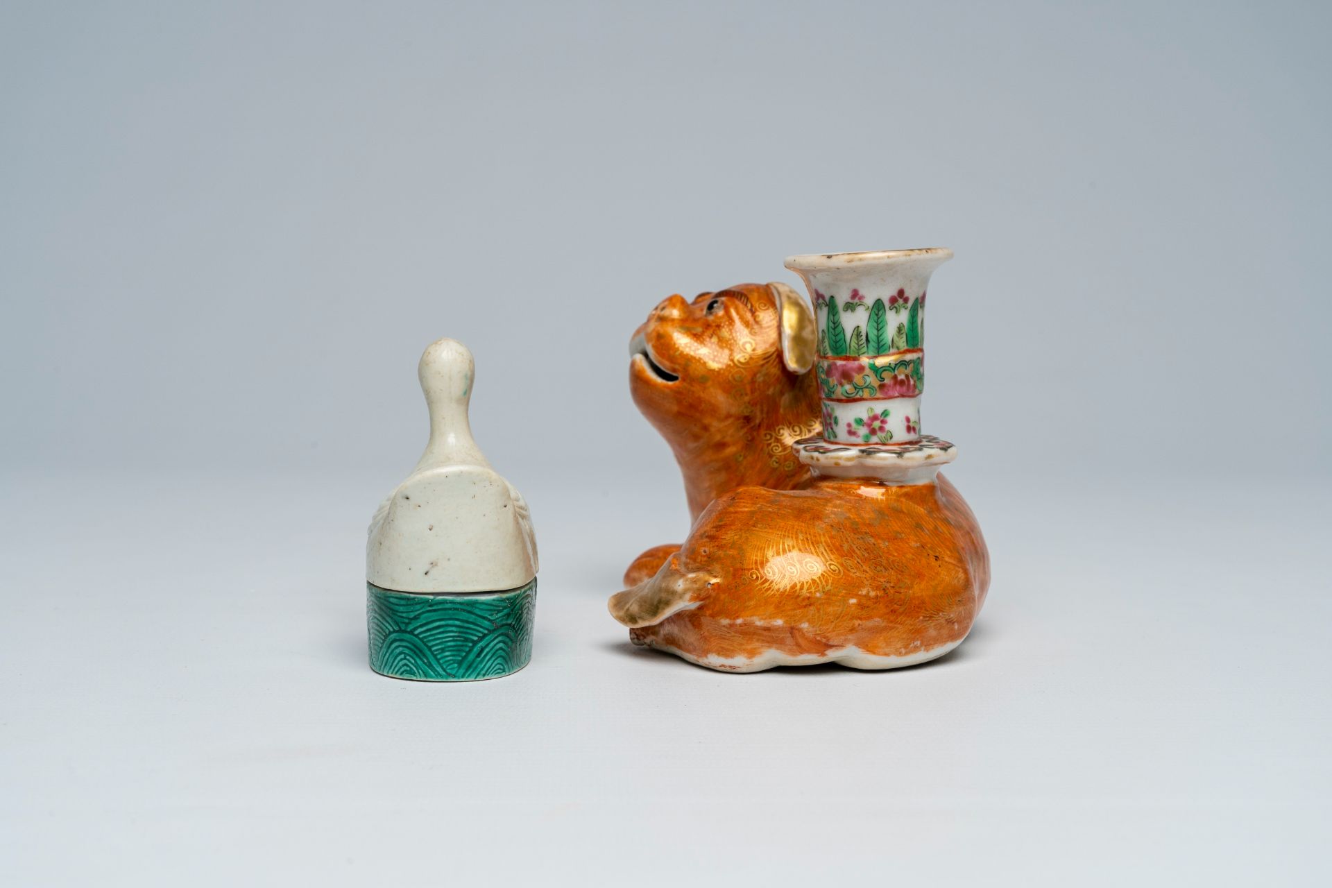 A Chinese Canton famille rose dog-shaped candlestick and a goose-shaped box and cover, 19th/20th C. - Image 3 of 7