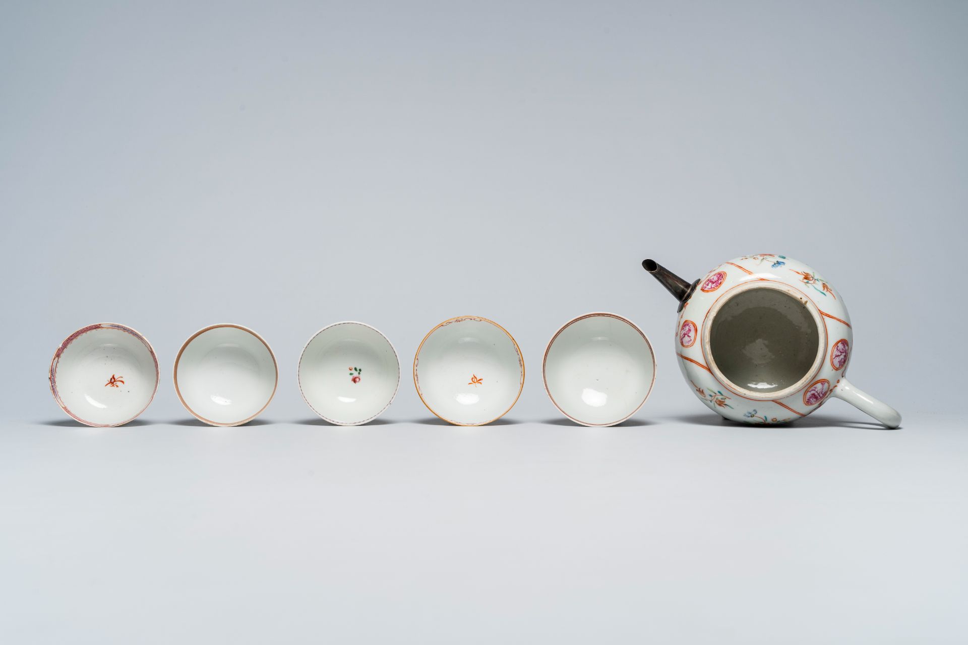 A varied collection of Chinese famille rose porcelain with floral design, Qianlong - Image 8 of 9