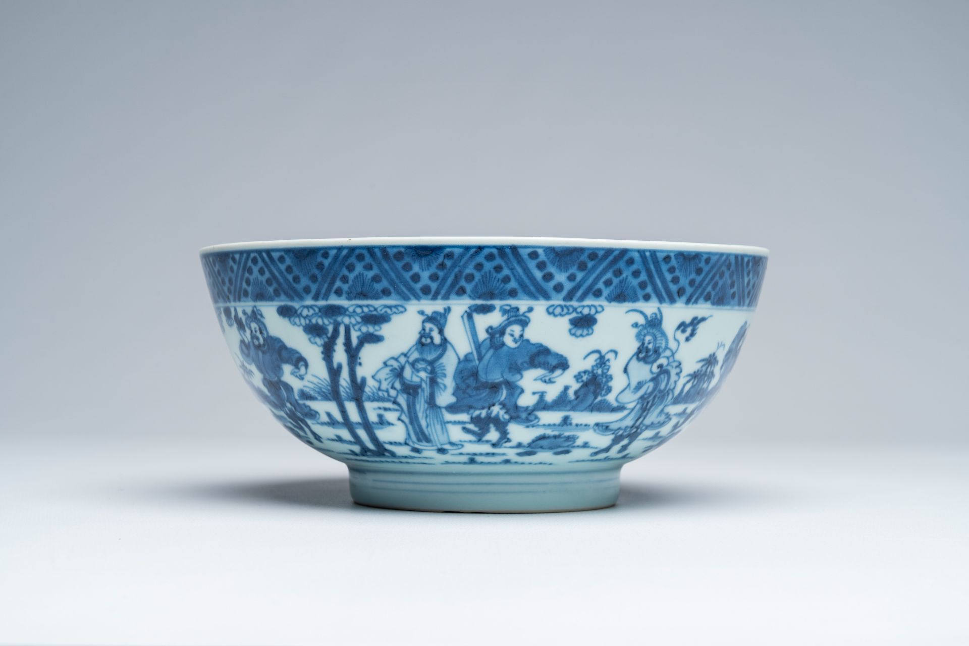 A Chinese blue and white bowl with a dromedary and warriors in a landscape and a medallion with a dr - Image 3 of 7