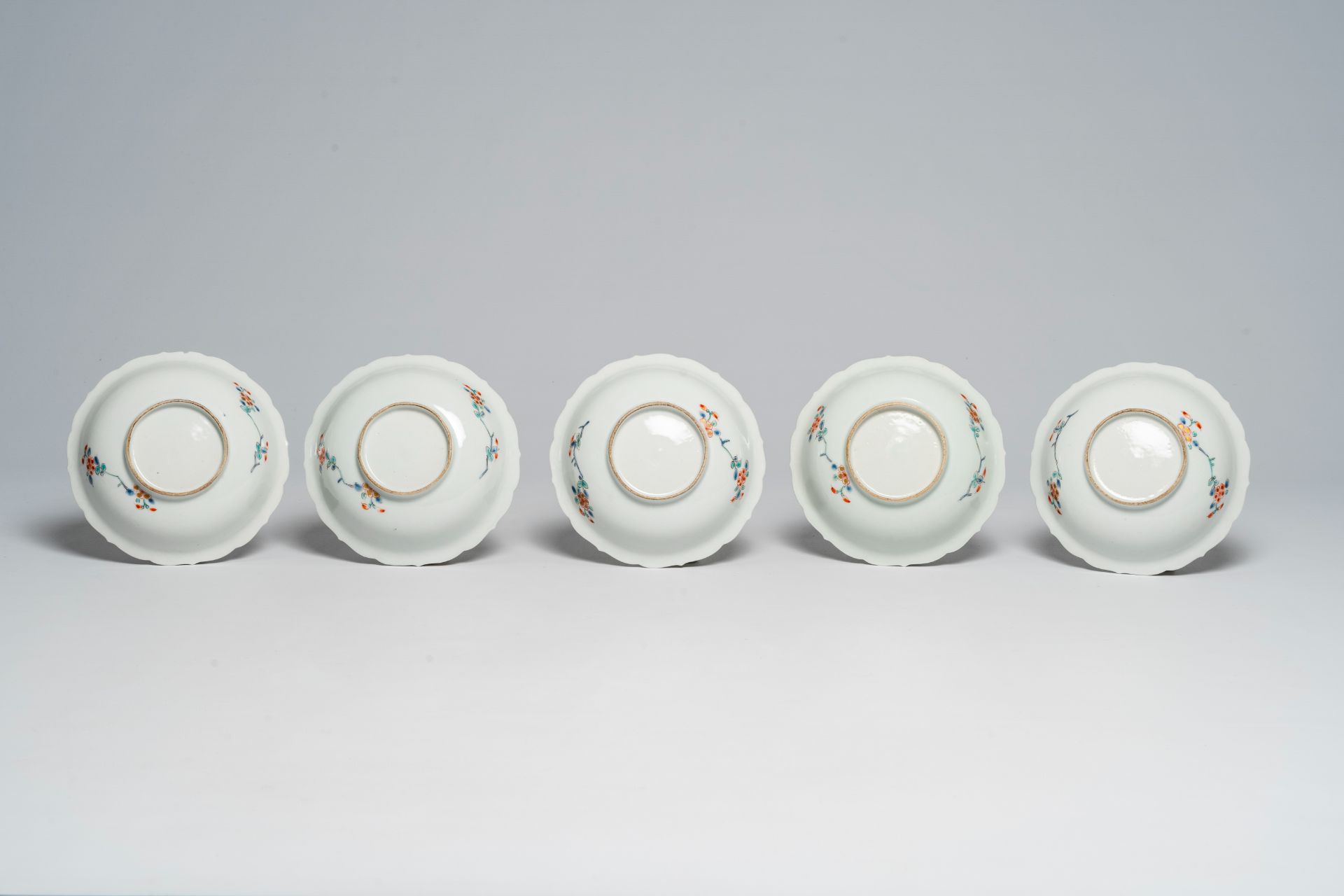 Ten Japanese moulded Kakiemon style bowls with floral design, Edo/Meiji, 18th/19th C. - Image 5 of 5