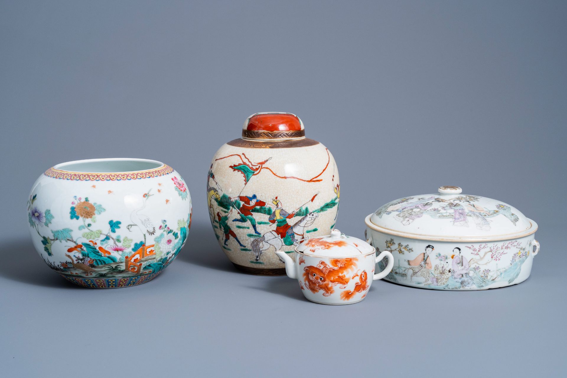 A varied collection of Chinese polychrome porcelain, 19th/20th C.