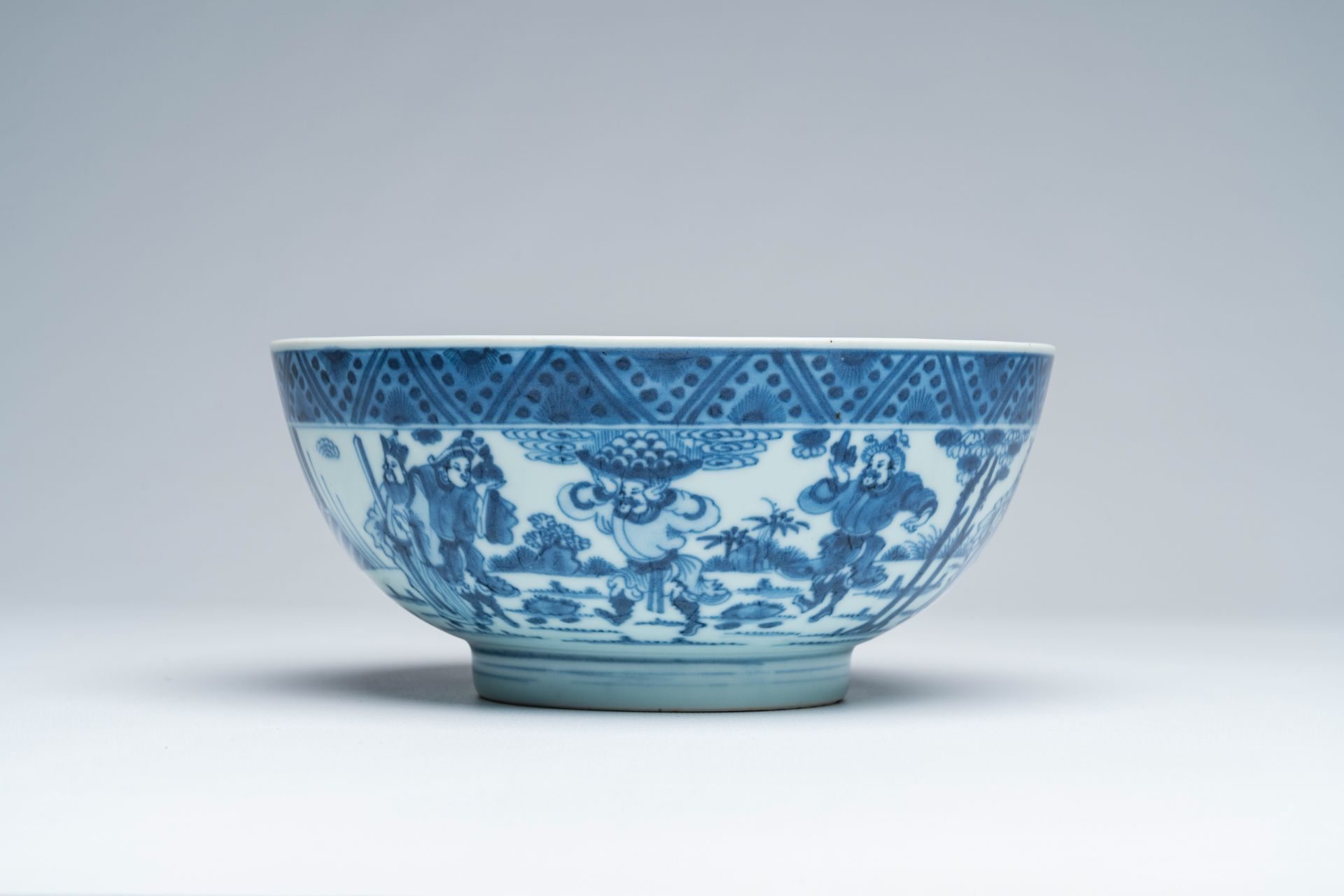 A Chinese blue and white bowl with a dromedary and warriors in a landscape and a medallion with a dr - Image 2 of 7