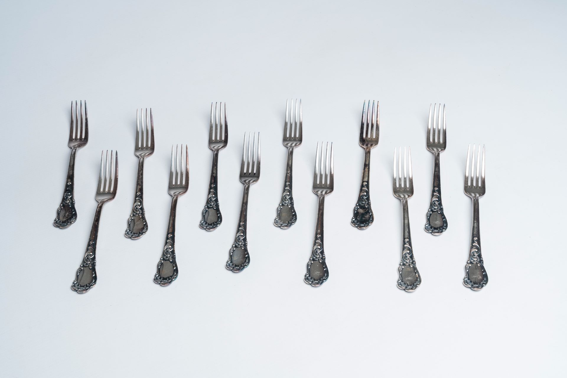 A 103-piece silver plated rococo style cutlery set with matching box, Picard & Wielputz, Germany, 20 - Image 5 of 12