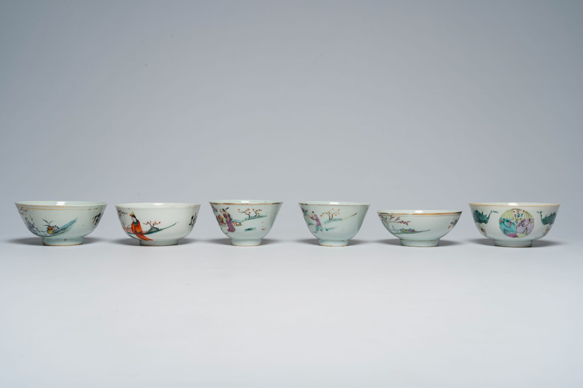 A varied collection of Chinese famille rose bowls, 19th/20th C. - Image 3 of 13