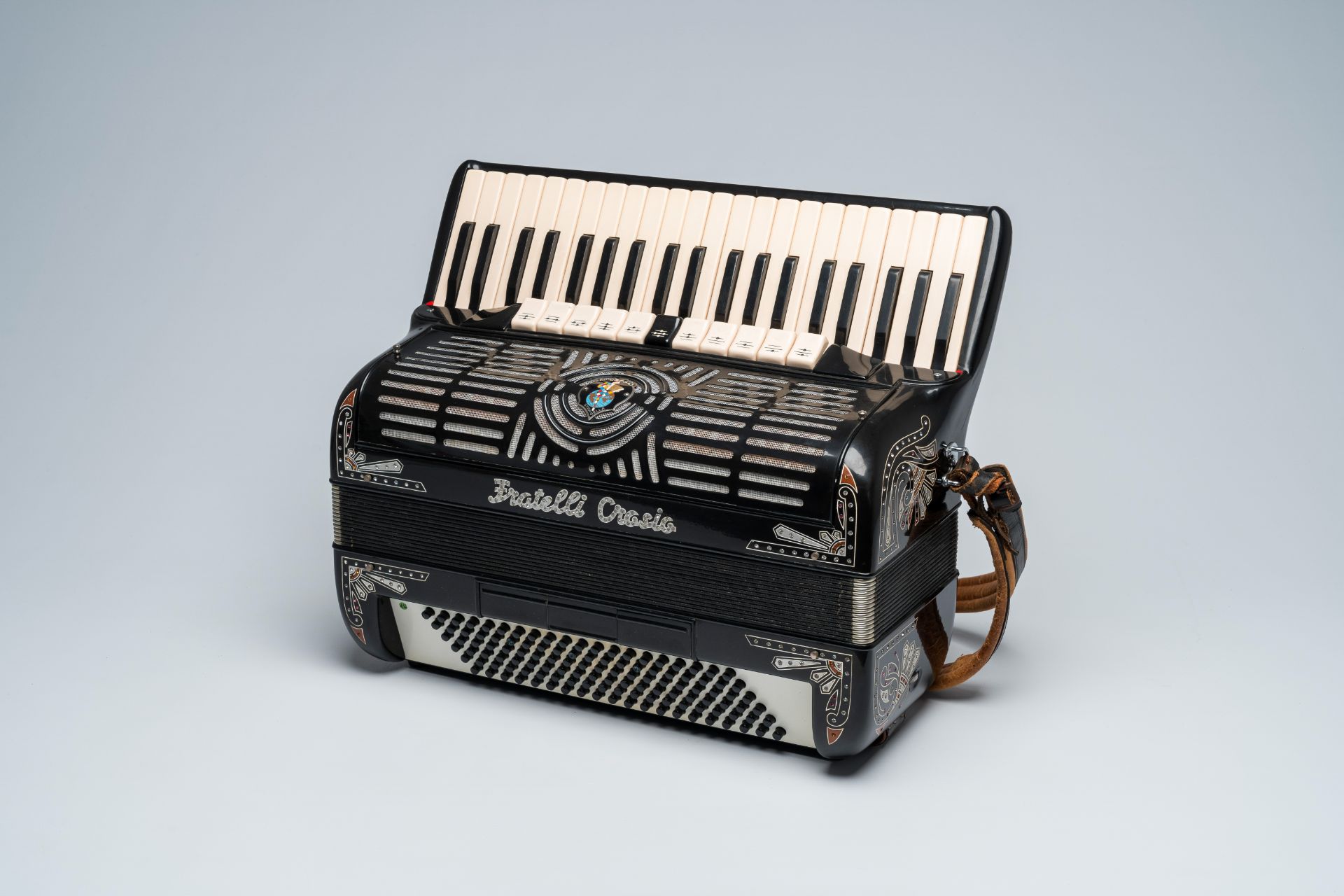 An Italian 'Fratelli Crosio' chromatic accordion with piano keyboard and box, ca. 1950/60 - Image 2 of 5