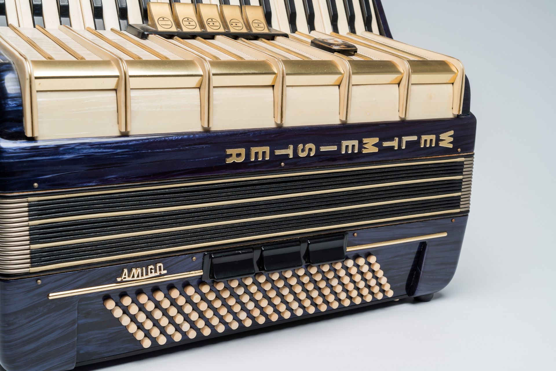 A 'Weltmeister' chromatic accordion with piano keyboard, ca. 1960 - Image 4 of 5