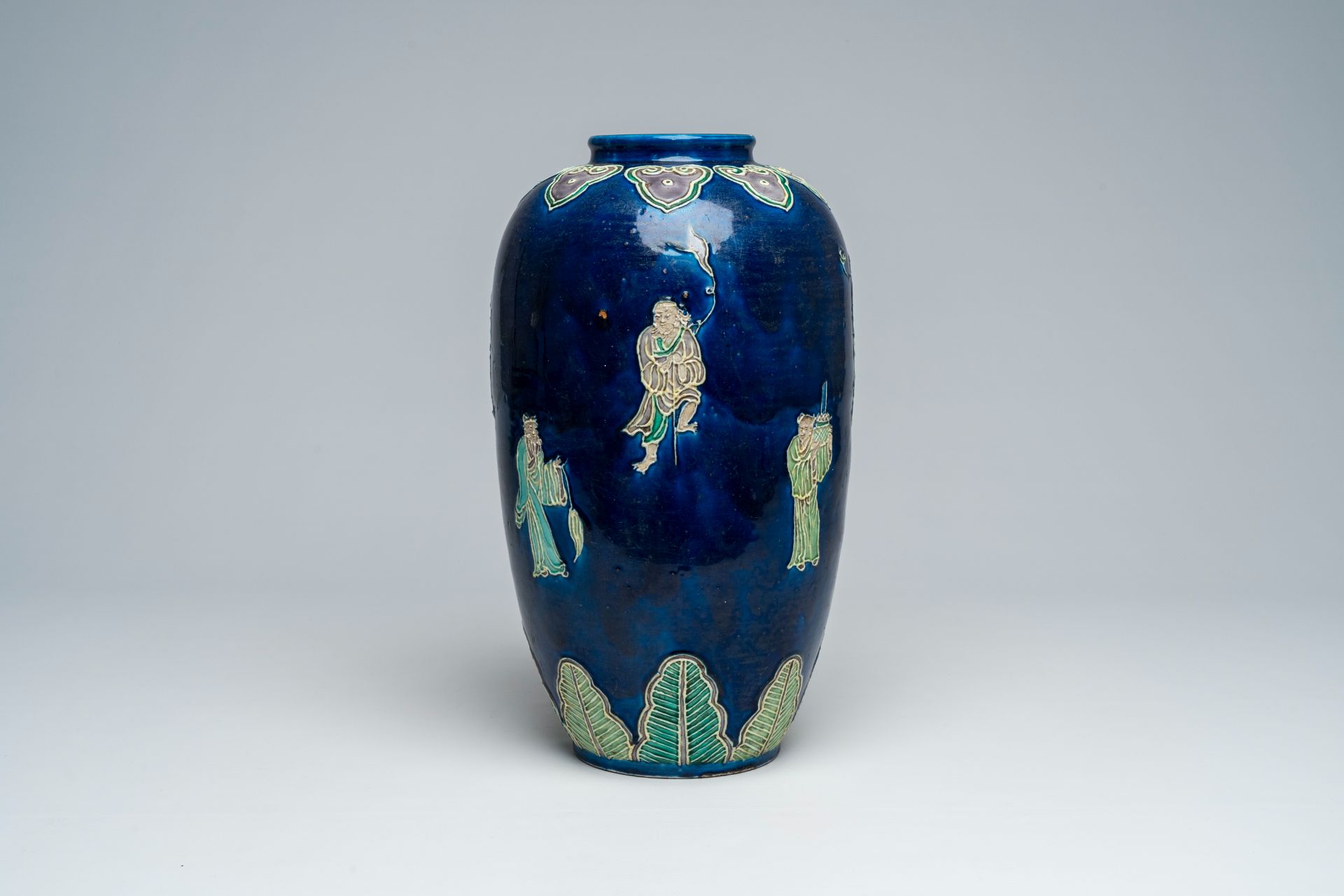 A Chinese fahua 'Eight Immortals' vase, 19th C. - Image 3 of 6