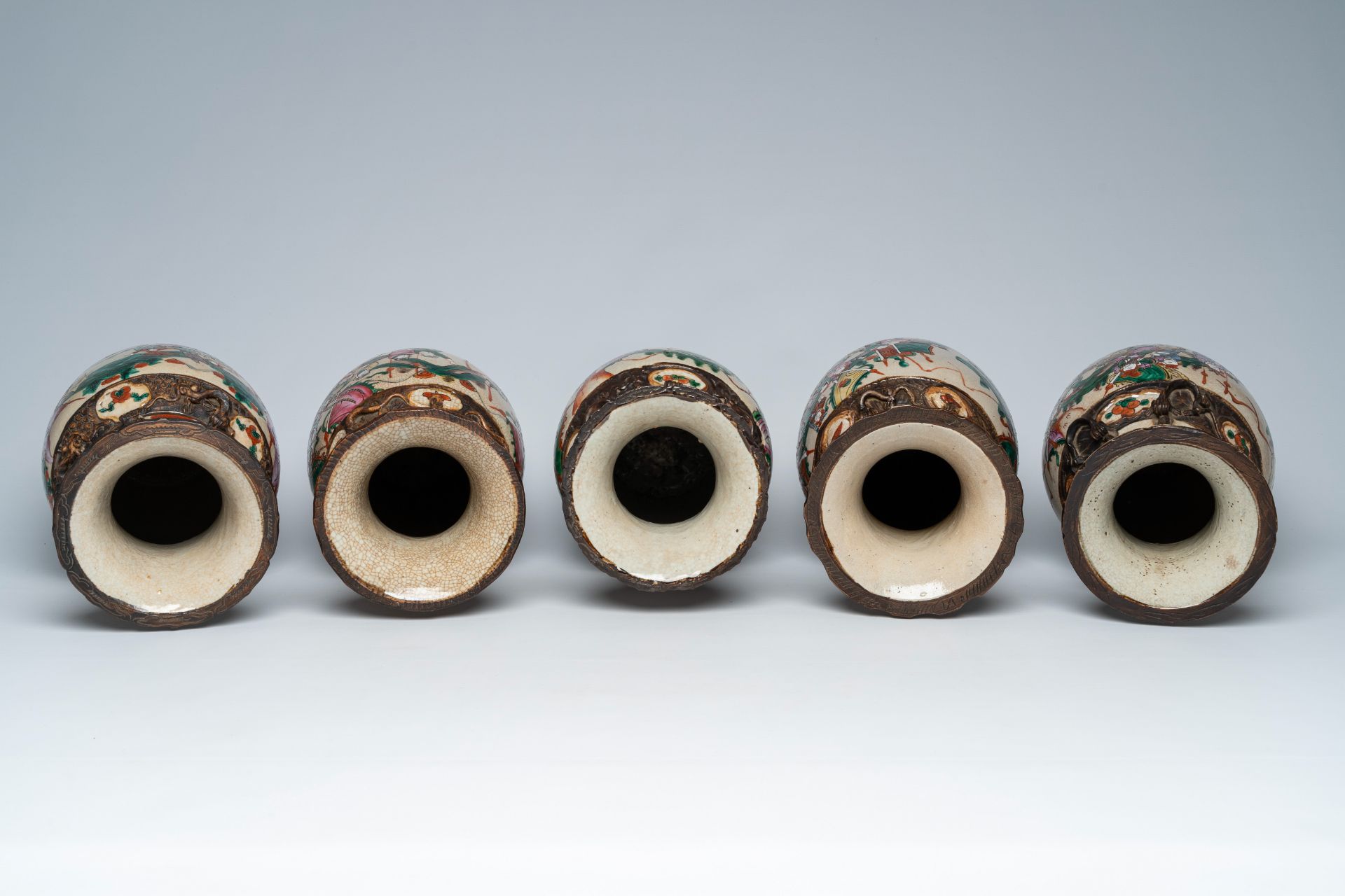 Five Chinese Nanking crackle glazed famille rose 'warrior' vases, 19th/20th C. - Image 4 of 5