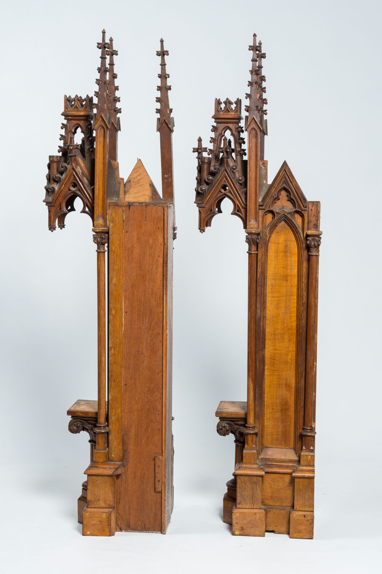 A pair of French Gothic revival oak sculpture niches, late 19th C. - Image 3 of 5