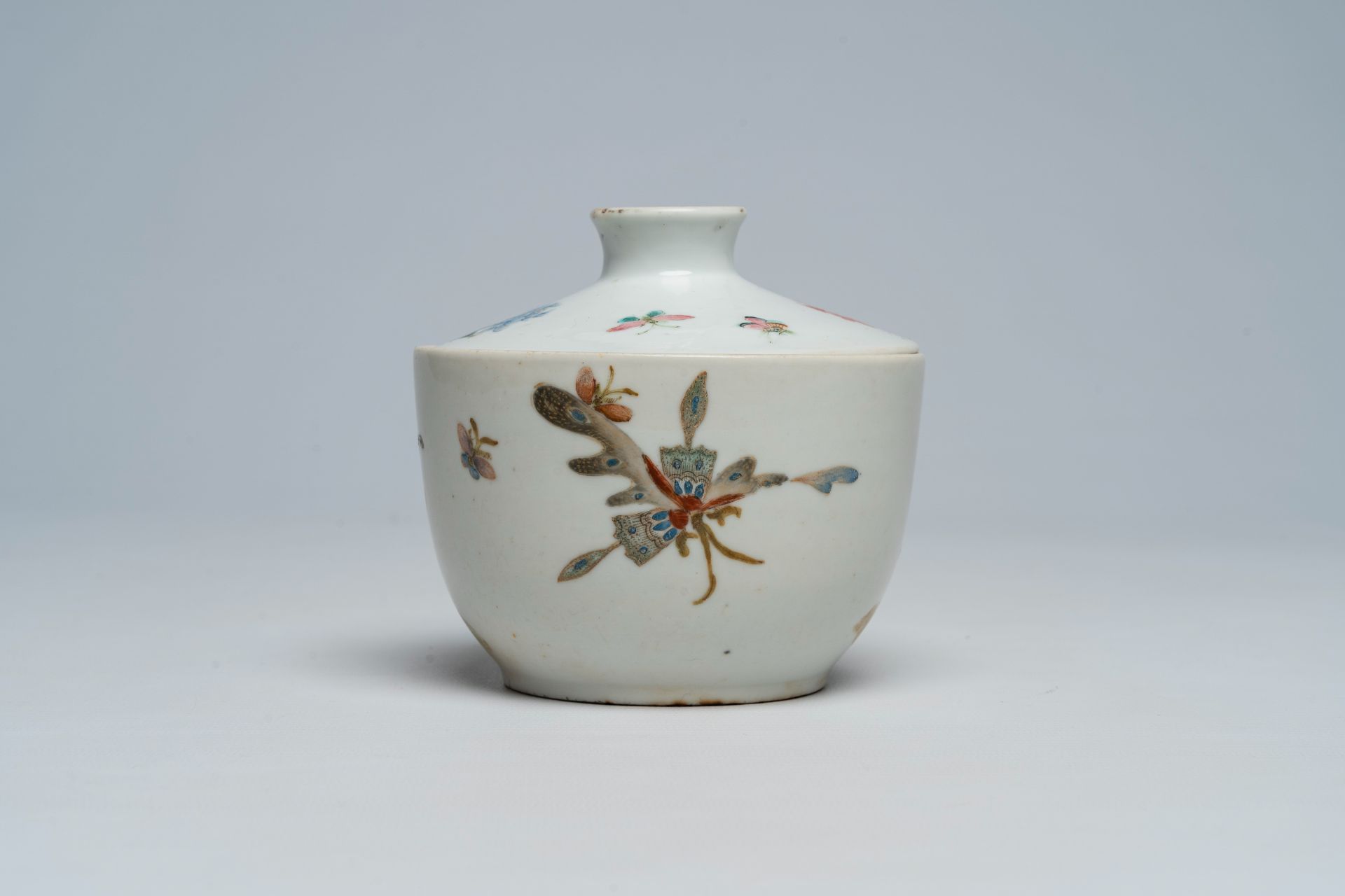 A Chinese famille rose bowl and cover with a phenix, butterflies and floral design, Tongzhi mark and - Image 2 of 5