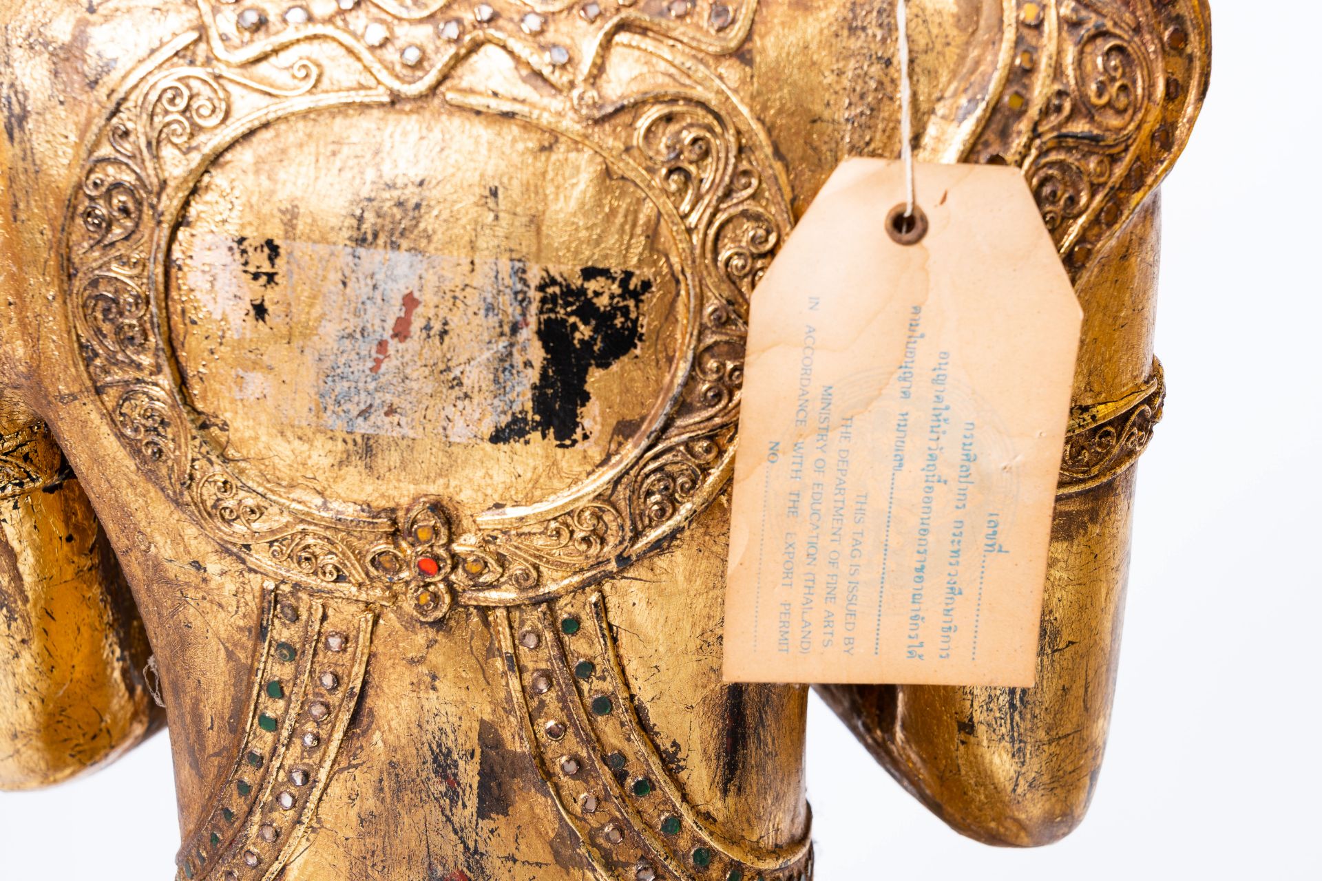 A pair of tall inlaid gilt wood figures of a kneeling Buddha, Thailand, 20th C. - Image 12 of 15