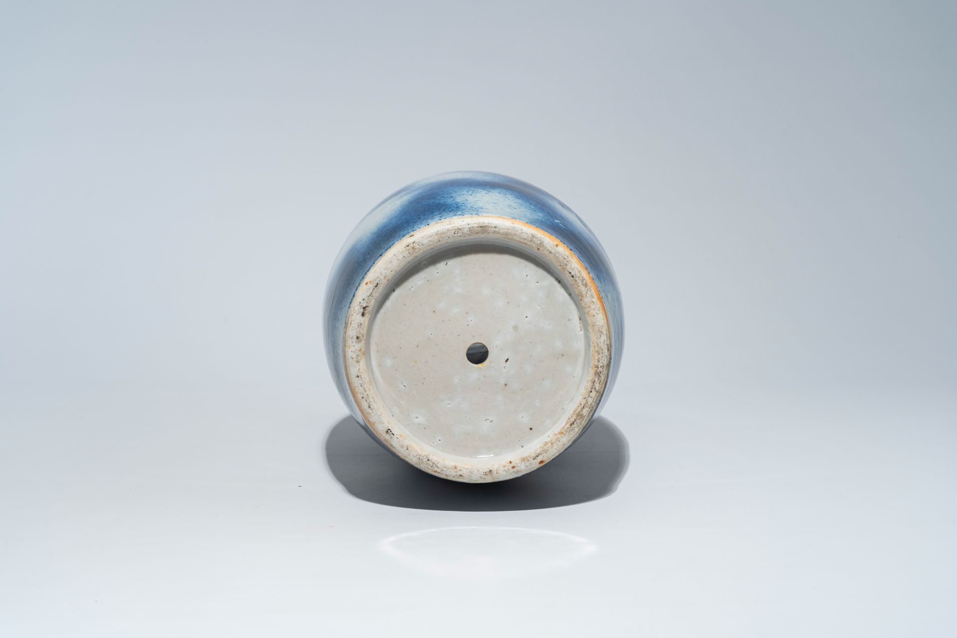 A Chinese blue and white 'dragon chasing the pearl' vase, 19th C. - Image 6 of 7