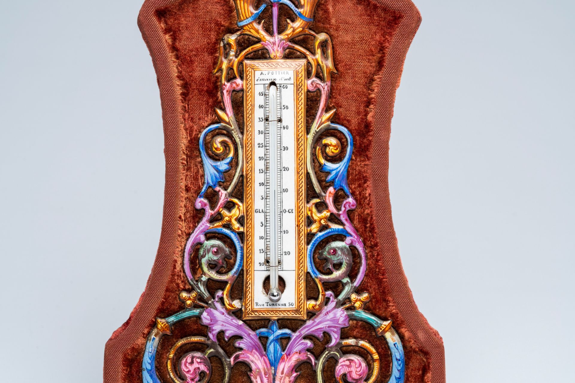 A fine French enamel thermometer with floral design, signed A. Pottier, Paris, 19th/20th C. - Image 4 of 4