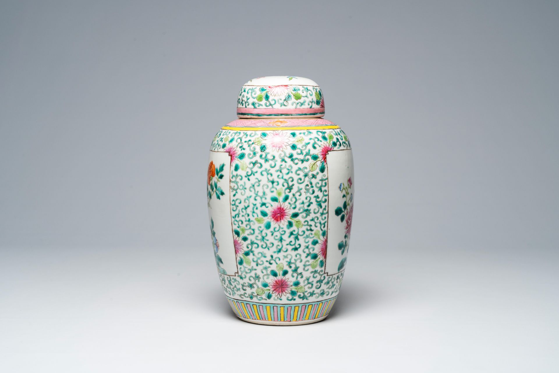 A Chinese famille rose ginger jar and cover with floral design, 19th C. - Image 2 of 5