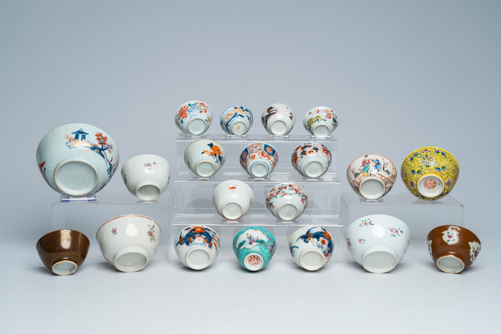 A varied collection of Chinese cups and saucers with various designs, 18th C. and later - Image 7 of 11