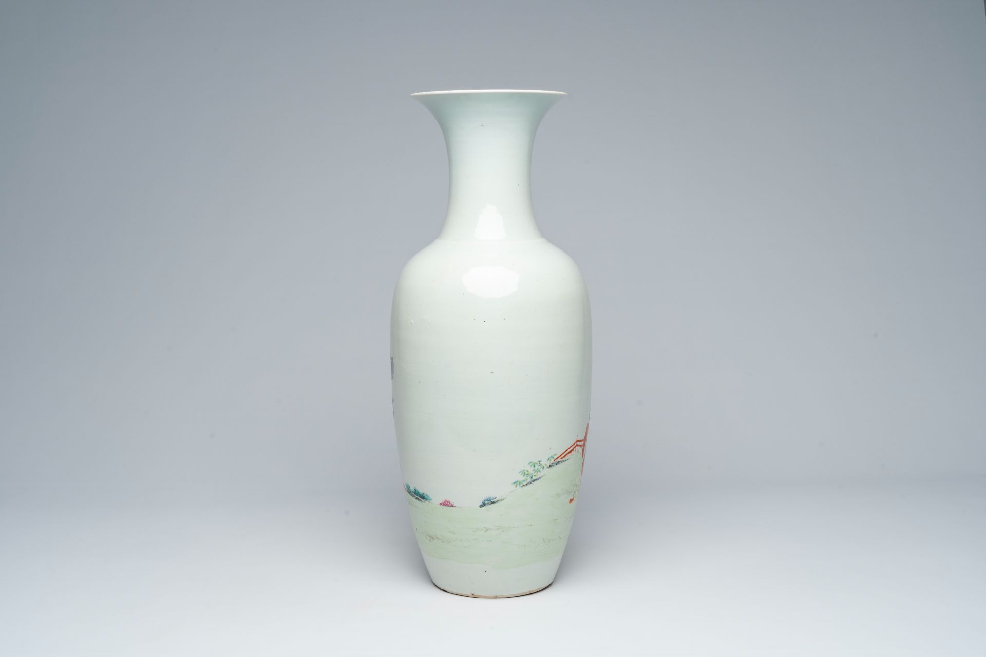 A Chinese famille rose 'Immortals' vase, Qianlong mark, 19th/20th C. - Image 3 of 6