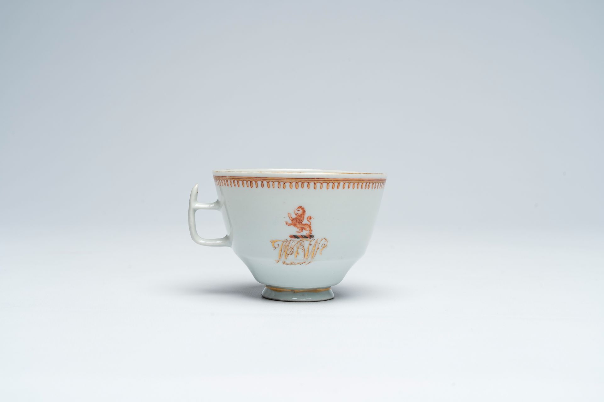 Two Chinese monogrammed armorial plates and a cup, Jiaqing - Image 5 of 8