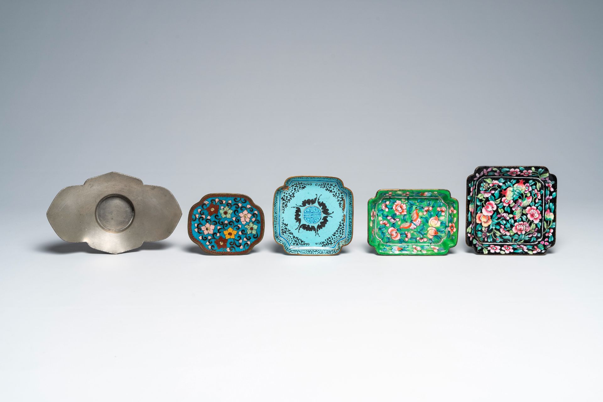 A varied collection of Chinese cloisonnÃ© items and a pewter saucer, 20th C. - Image 2 of 9