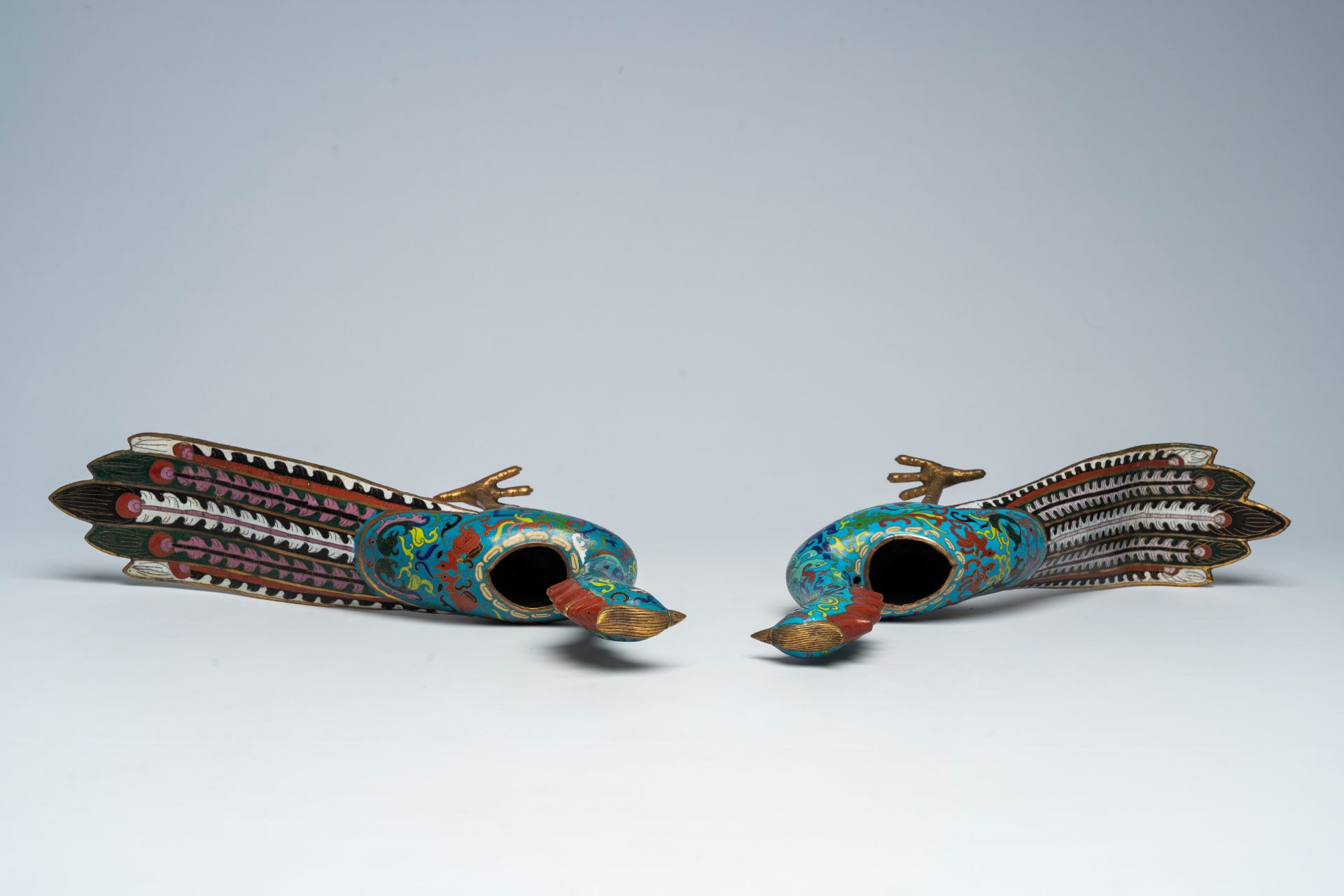 A pair of Chinese cloisonnÃ© phoenix-shaped incense burners, 20th C. - Image 5 of 8