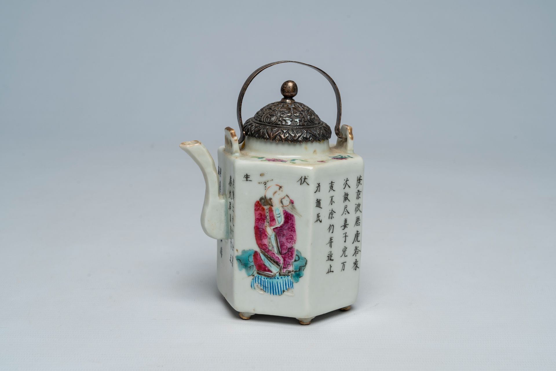 A Chinese famille rose silver mounted 'Wu Shuang Pu' teapot, 19th/20th C.