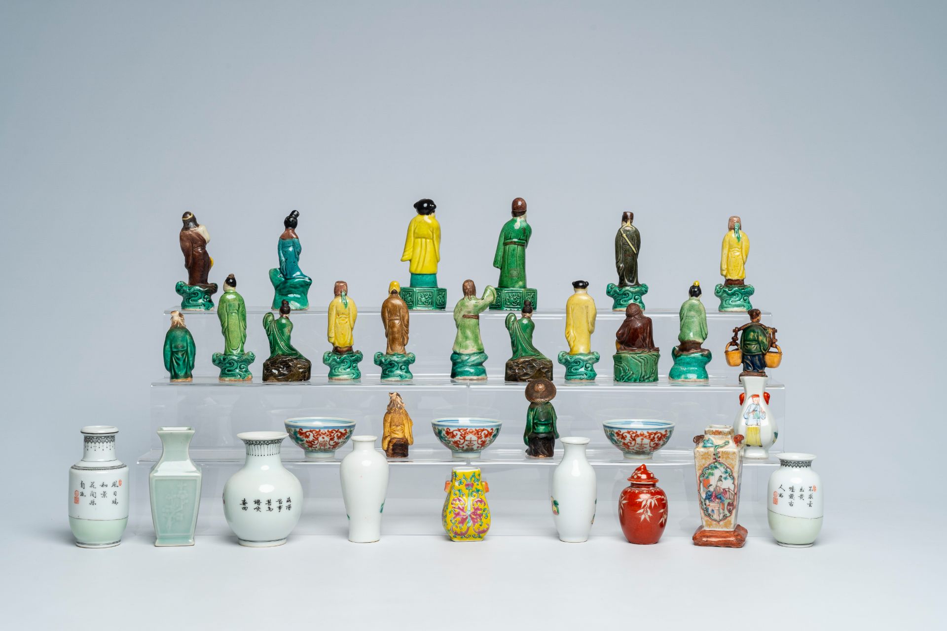 A varied collection of Chinese famille rose and celadon doll's house miniature vases and sancai glaz - Image 5 of 8