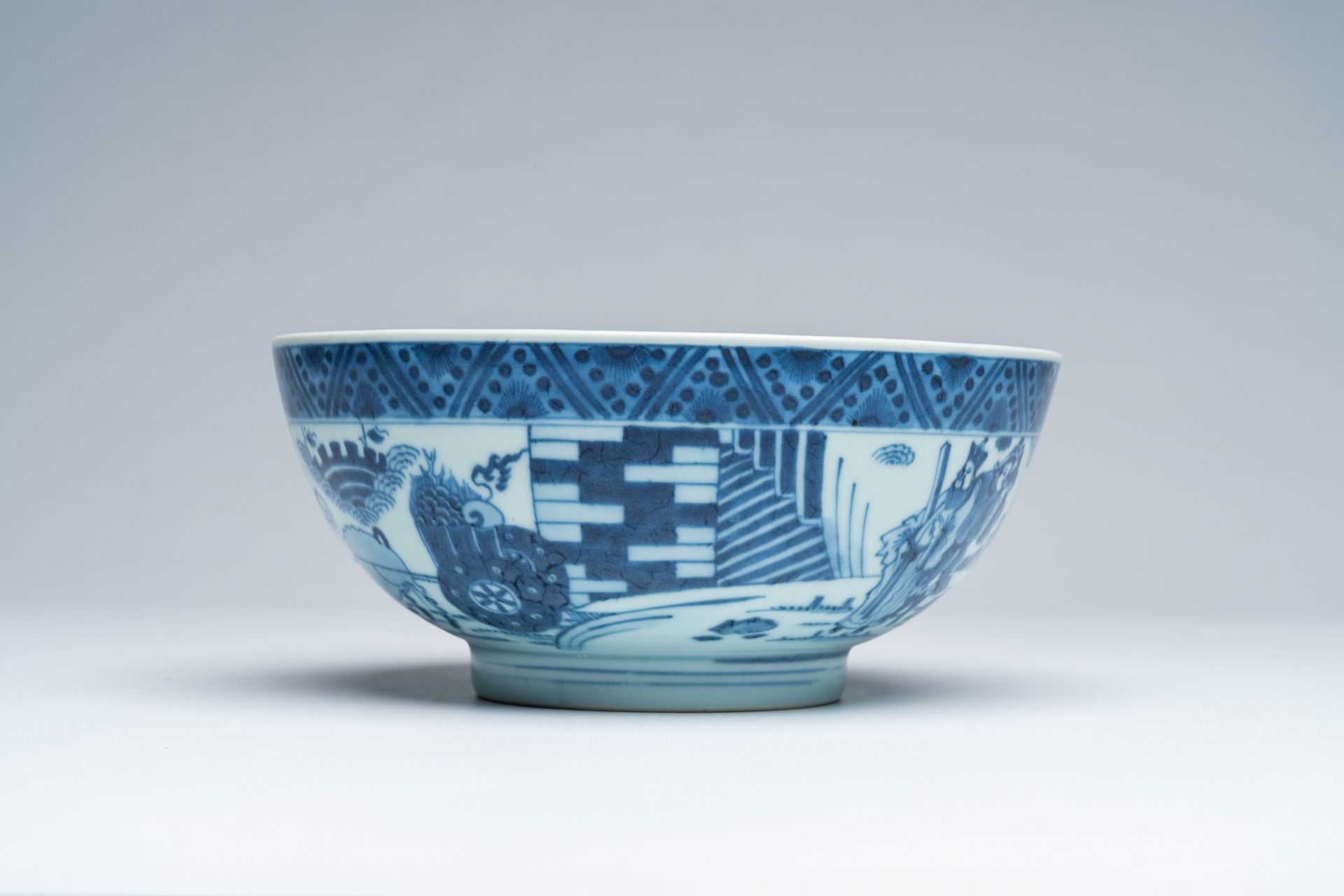 A Chinese blue and white bowl with a dromedary and warriors in a landscape and a medallion with a dr - Image 5 of 7