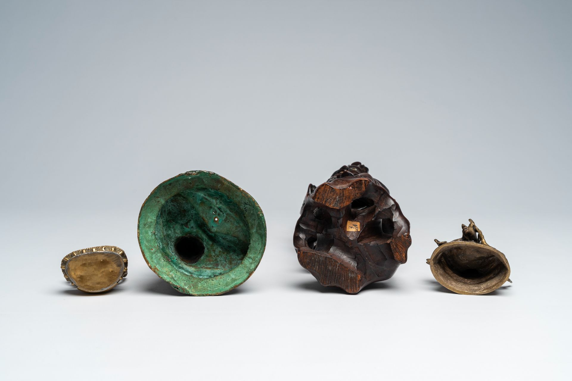 Four Asian bronze and wood sculptures, 19th/20th C. - Image 7 of 7
