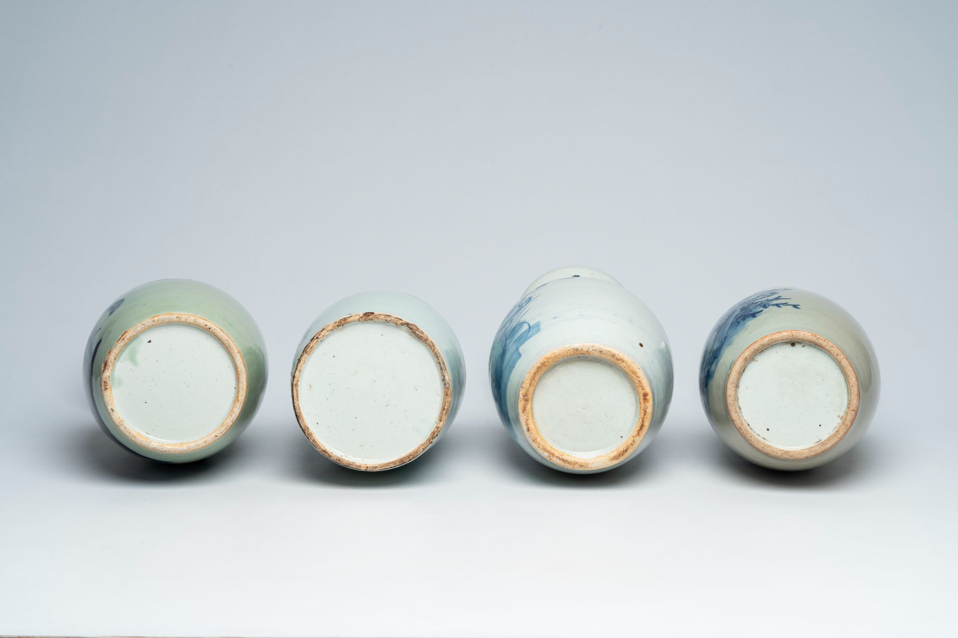 Four Chinese blue and white 'phoenix' vases, 19th C. - Image 6 of 6