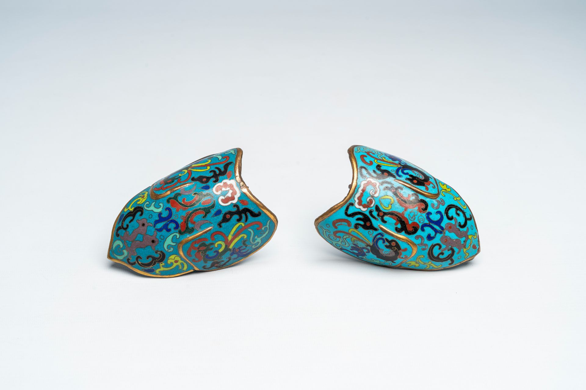A pair of Chinese cloisonnÃ© phoenix-shaped incense burners, 20th C. - Image 7 of 8