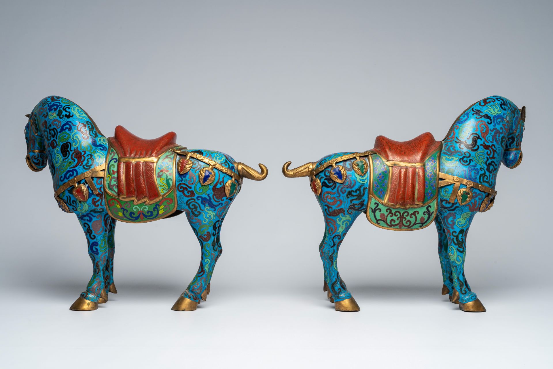 A pair of Chinese cloisonnÃ© horses, 20th C. - Image 3 of 6