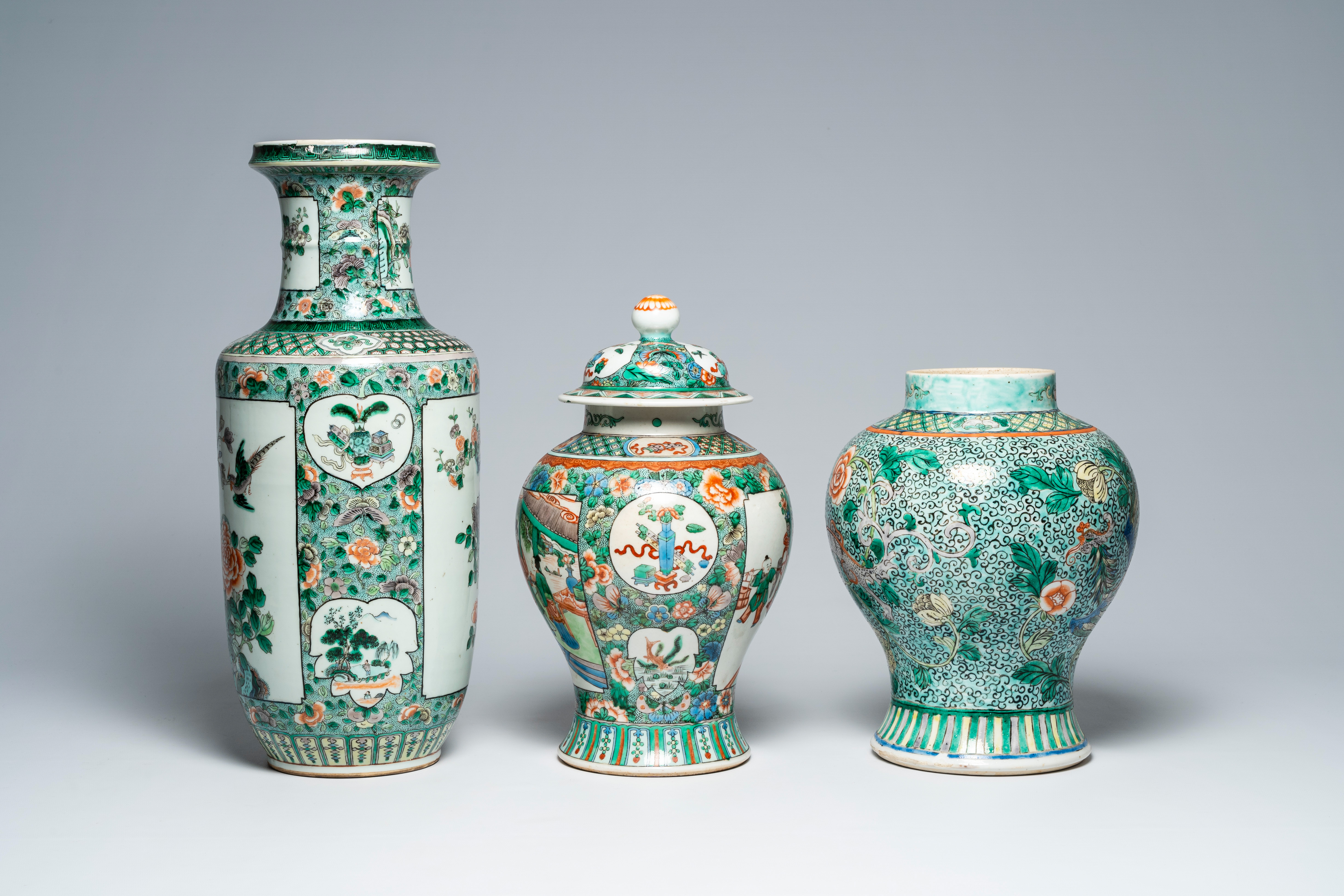 Three Chinese famille vases, 19th C. - Bild 4 aus 6