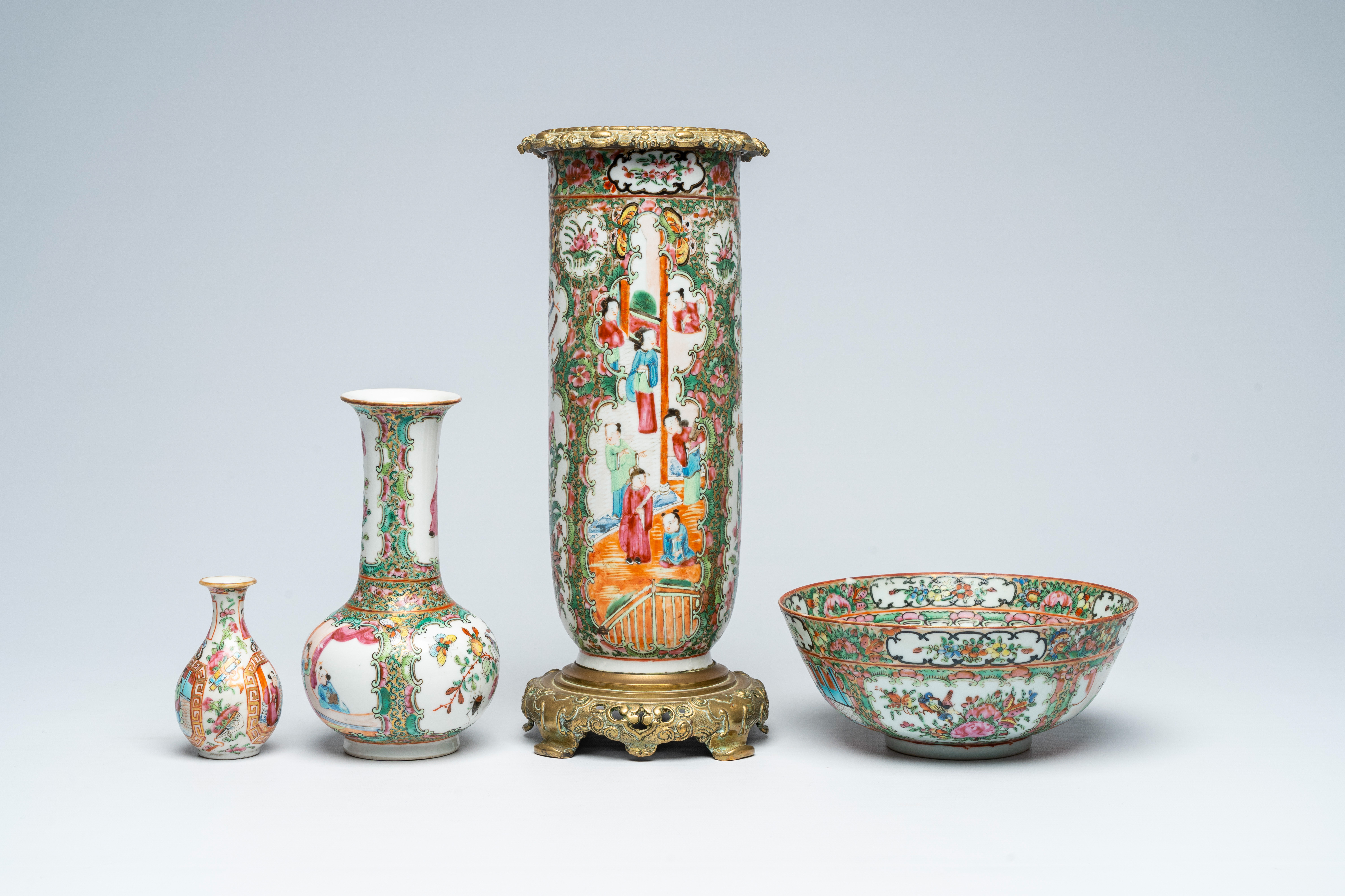 A varied collection of Chinese Canton famille rose porcelain, 19th/20th C. - Bild 3 aus 13