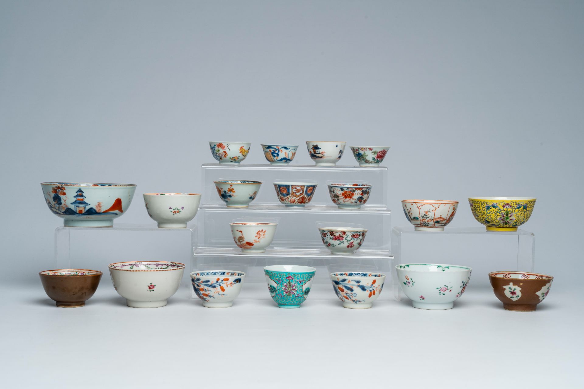 A varied collection of Chinese cups and saucers with various designs, 18th C. and later - Image 3 of 11