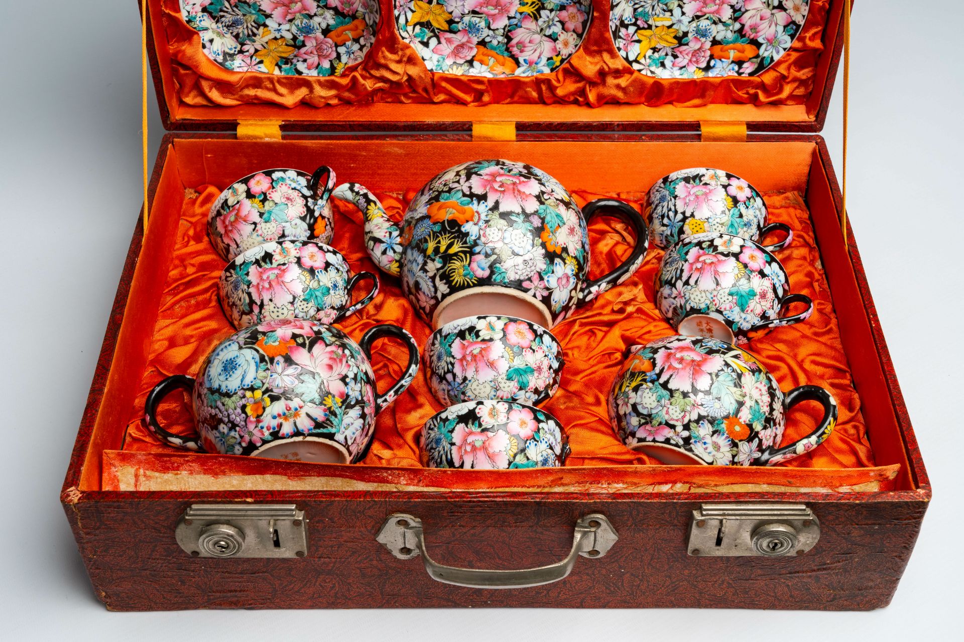 A Chinese fifteen-piece famille rose 'millefleurs' tea set with matching case, Guangxu mark, 20th C. - Image 3 of 20