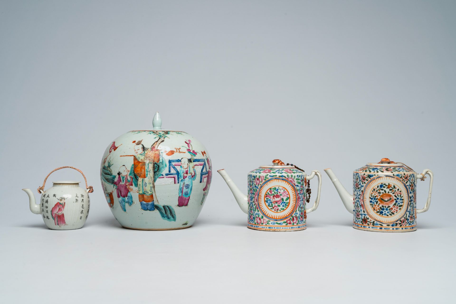 A varied collection of Chinese famille rose porcelain with figures and floral design, 19th/20th C. - Image 2 of 13