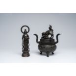 A Japanese bronze Kannon figure and a censer with cover, Edo/Meiji, 18th/19th C.