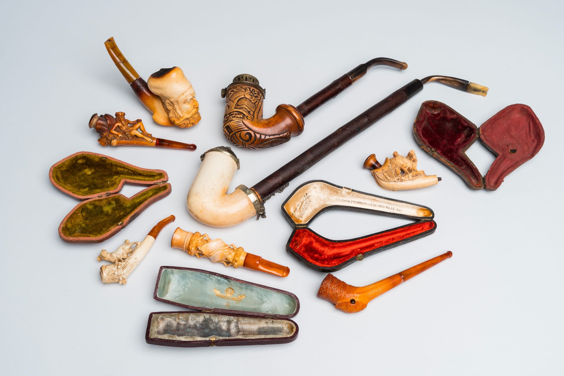 A varied collection of meerschaum pipes with different depictions, various origins, 19th/20th C. - Image 2 of 9