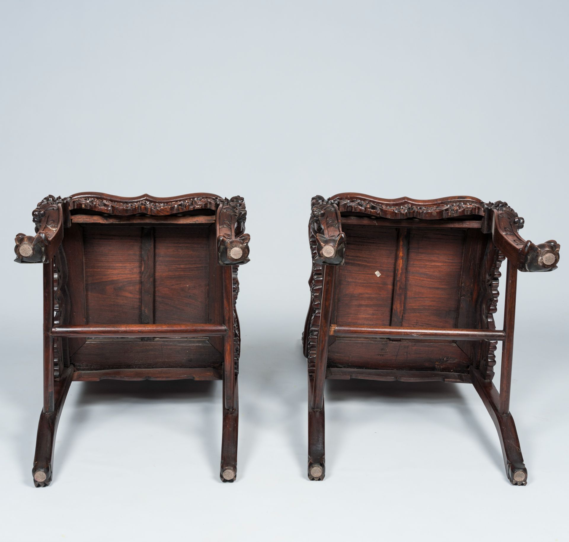 A pair of Chinese carved hardwood 'dragon' chairs, 19th C. - Image 7 of 10