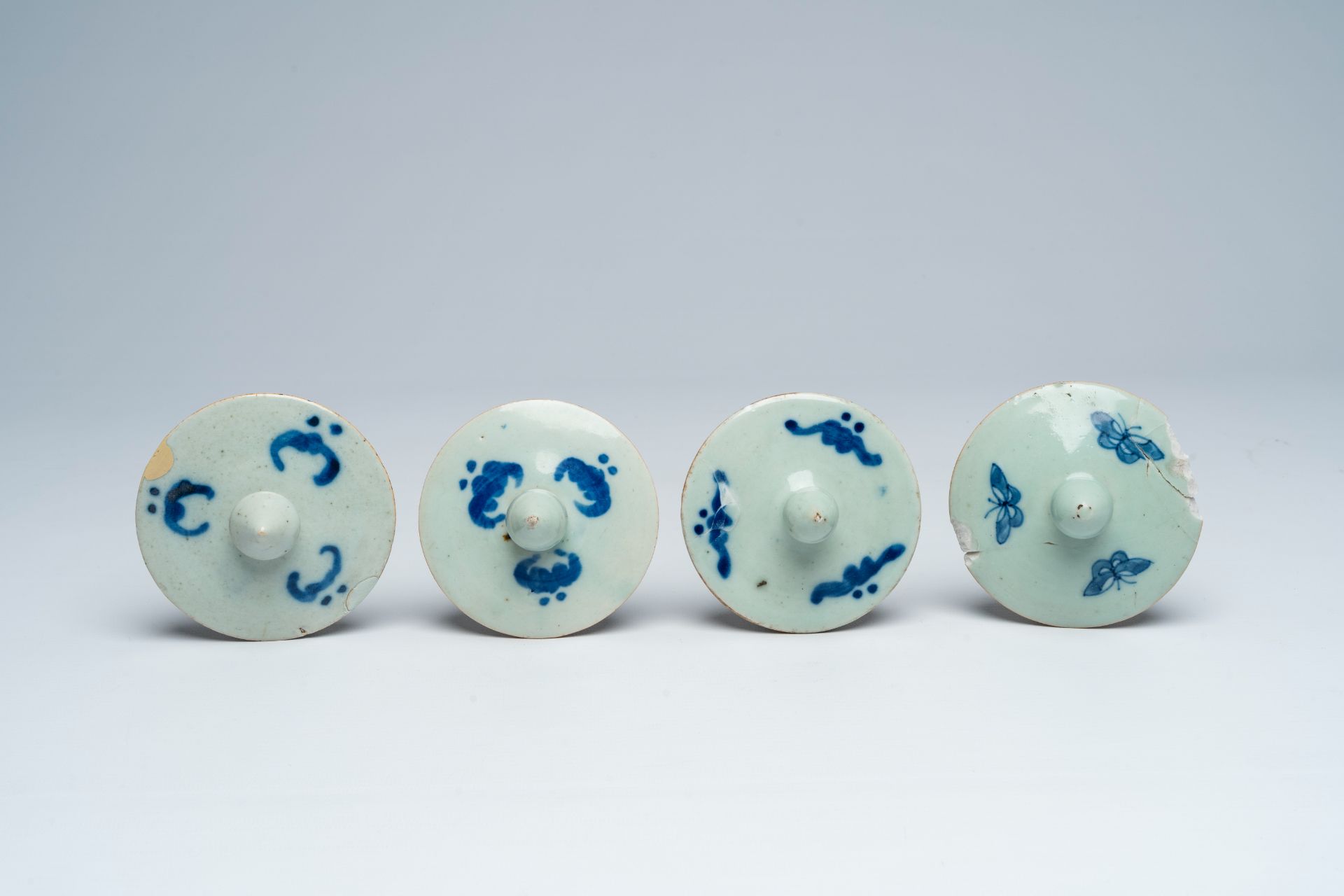 Four various Chinese blue and white celadon ground jars and covers, 19th C. - Image 8 of 9