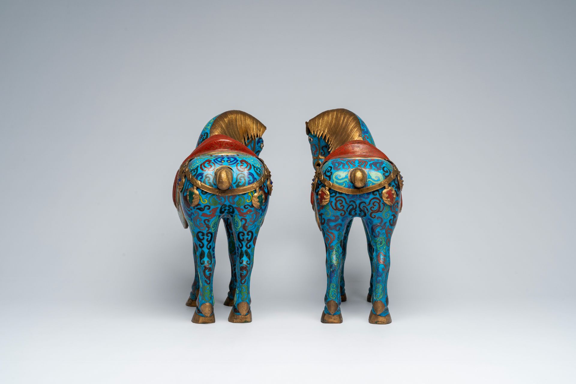 A pair of Chinese cloisonnÃ© horses, 20th C. - Image 4 of 6