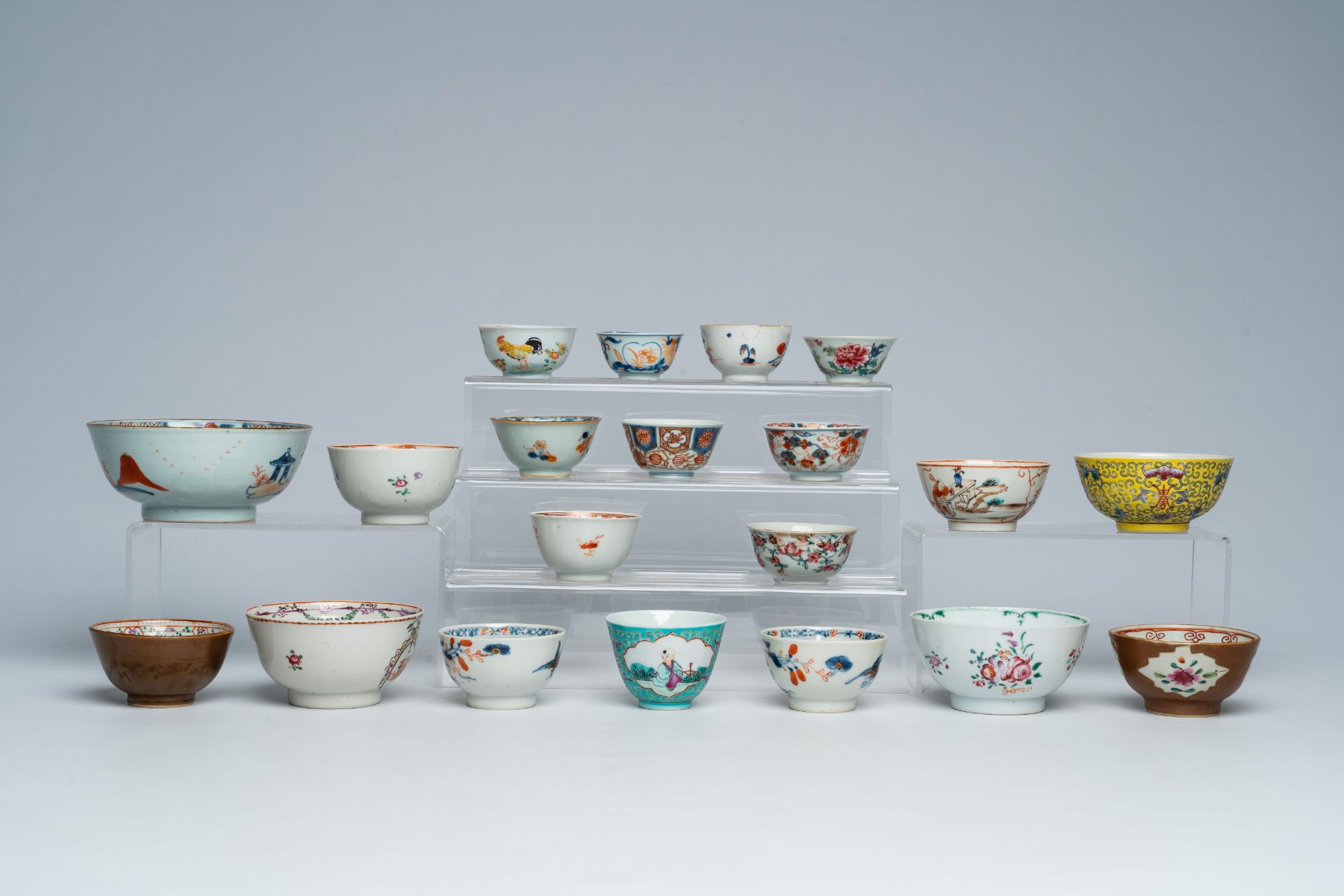A varied collection of Chinese cups and saucers with various designs, 18th C. and later - Image 4 of 11